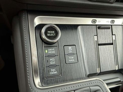 Used 2025 Lexus GX 550 image 22