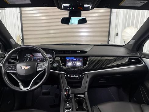 Certified 2025 Cadillac XT6 Premium Luxury FWD image 14