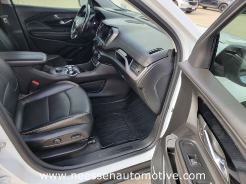 Used 2022 GMC Terrain AT4 w/ Infotainment Package II image 10