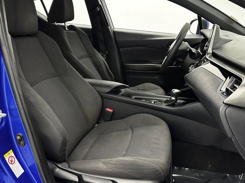 Used 2019 Toyota C-HR LE image 30