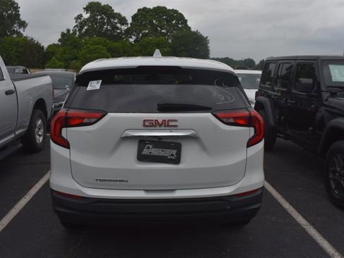 Used 2021 GMC Terrain SLE FWD image 4