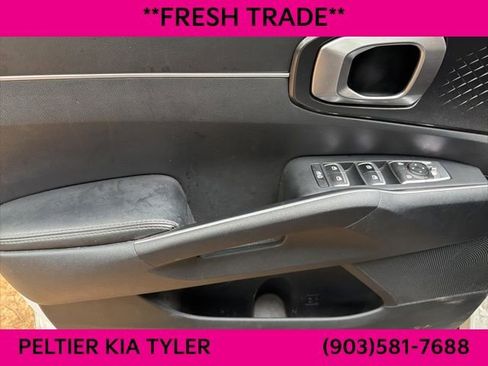 Used 2023 Kia Sorento LX FWD image 15