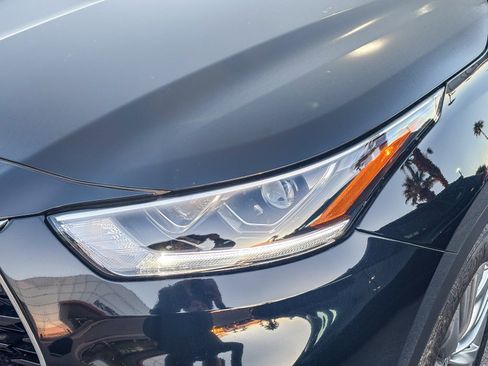 New 2026 Toyota Highlander Platinum image 9
