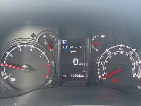 Used 2022 Toyota 4Runner SR5 Premium w/ Moonroof Package image 7