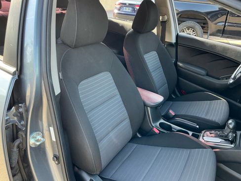 Used 2018 Kia Forte S image 21