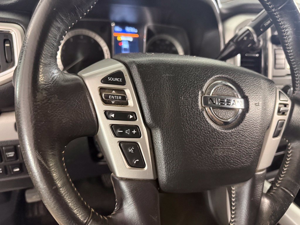 Used 2019 Nissan Titan PRO-4X w/ Pro-4x Convenience Package AWD/4WD image 12