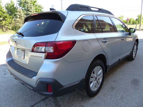 Used 2018 Subaru Outback 2.5i Premium AWD/4WD image 8
