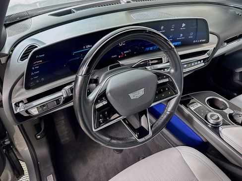 Used 2024 Cadillac Lyriq Luxury AWD/4WD image 25