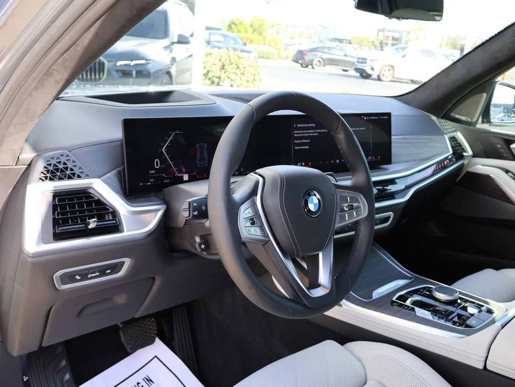 Used 2024 BMW X7 xDrive40i w/ Premium Package AWD/4WD image 21