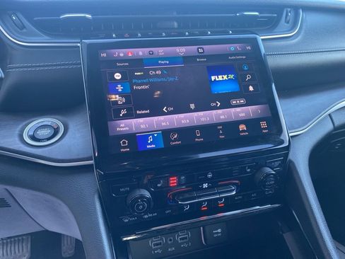 Used 2023 Jeep Grand Cherokee L Limited w/ Trailer Tow Group (B) image 25