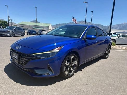 Used 2023 Hyundai Elantra Limited w/ Cargo Package FWD image 3