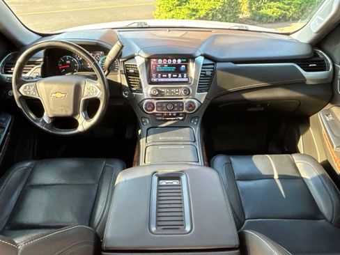Used 2018 Chevrolet Suburban Premier AWD/4WD image 9