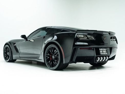 Used 2015 Chevrolet Corvette Z06 w/ 3LZ Preferred Equipment Group RWD image 18
