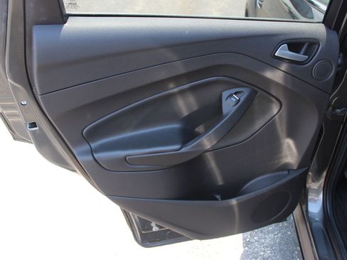 Used 2017 Ford Escape Titanium FWD image 18