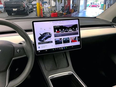 Used 2023 Tesla Model Y Long Range AWD/4WD image 5