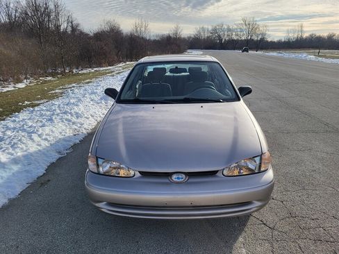Used 2002 Chevrolet Prizm LSi image 3