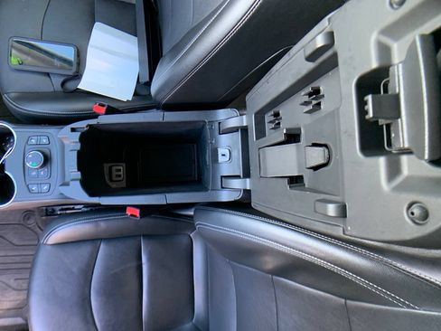 Used 2022 GMC Terrain SLT w/ Infotainment Package II AWD/4WD image 28
