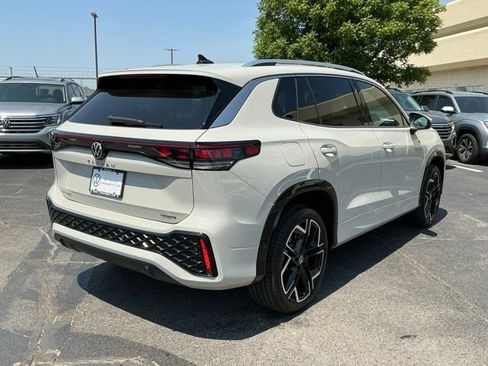 Certified 2026 Volkswagen Tiguan SEL R-Line AWD/4WD image 3