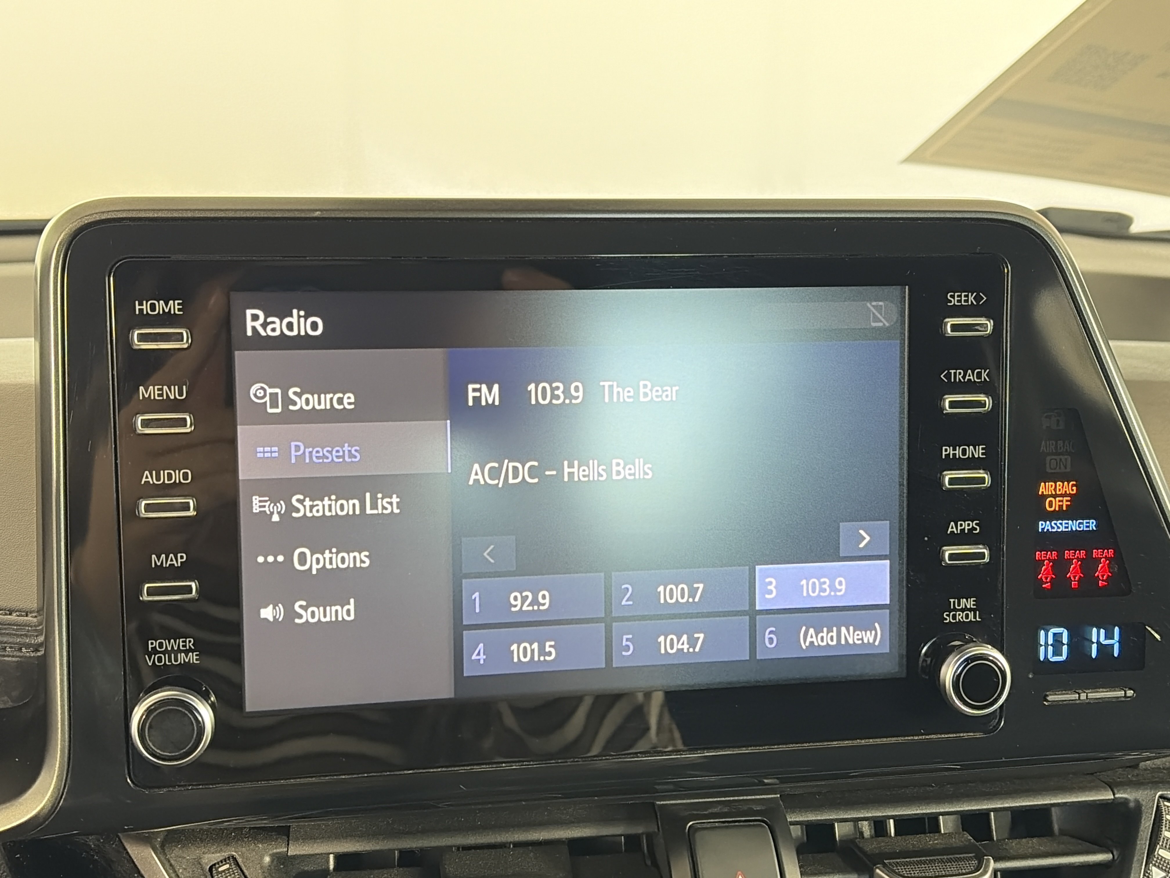 Used 2019 Toyota C-HR LE FWD image 16