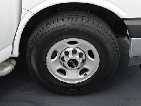 Used 2024 GMC Savana 2500 w/ Driver Convenience Package image 28