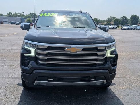 Used 2022 Chevrolet Silverado 1500 High Country w/ Z71 Off-Road Package AWD/4WD image 2