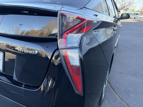 Used 2016 Toyota Prius Three Touring image 26