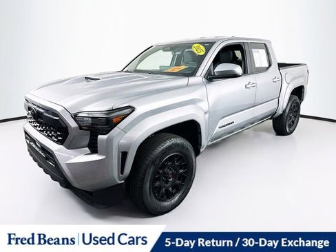 Used 2025 Toyota Tacoma TRD Sport w/ TRD Sport Upgrade Package AWD/4WD image 4
