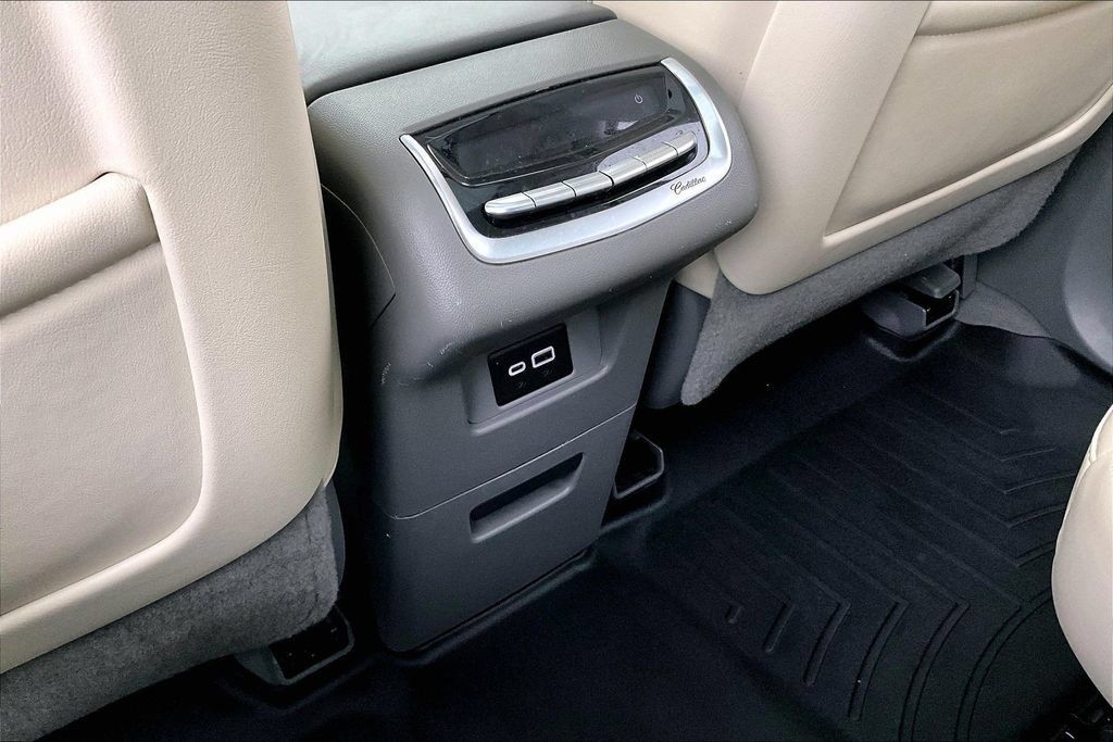 Used 2020 Cadillac XT6 Premium Luxury FWD image 31