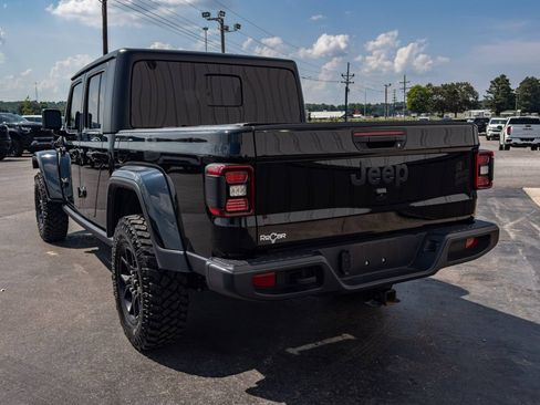 Used 2024 Jeep Gladiator Sport AWD/4WD image 4