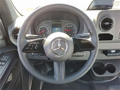 Used 2025 Mercedes-Benz Sprinter 2500 image 17