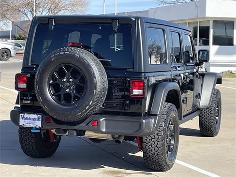 Used 2024 Jeep Wrangler Unlimited image 4