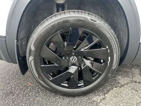 Certified 2025 Volkswagen Atlas SE AWD/4WD image 23