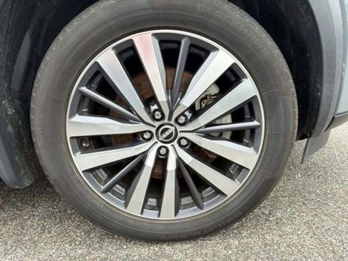 Used 2022 Nissan Pathfinder Platinum w/ Cargo Package FWD image 26