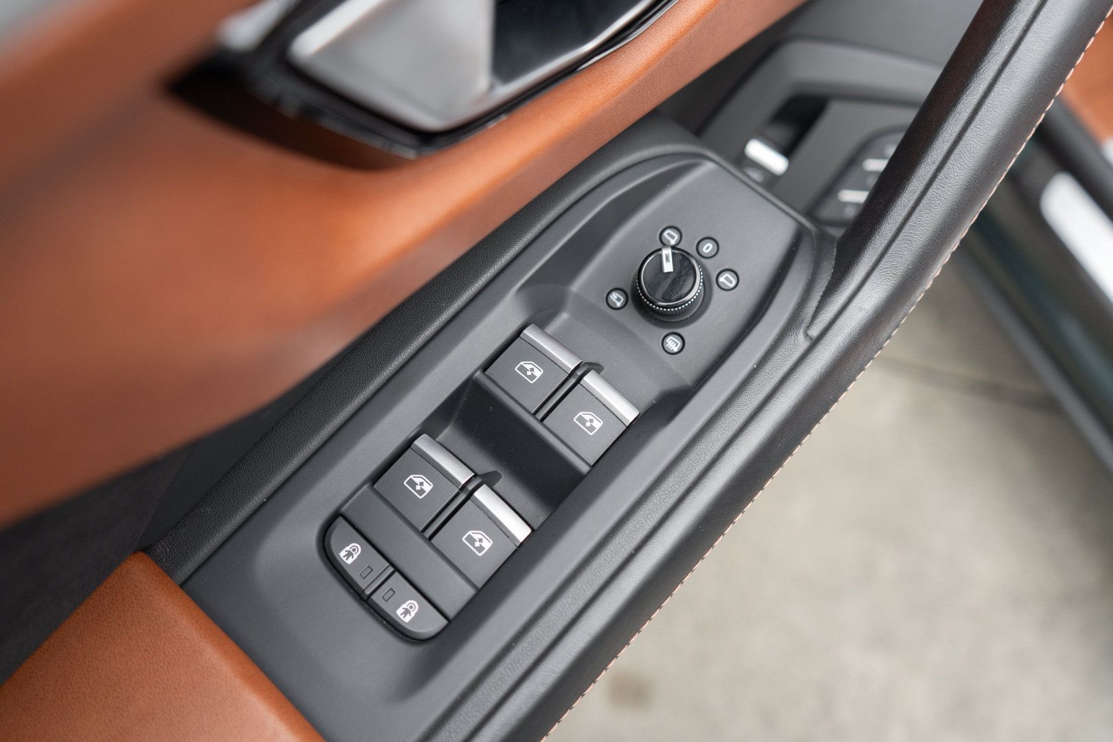Used 2022 Lamborghini Urus AWD/4WD image 11