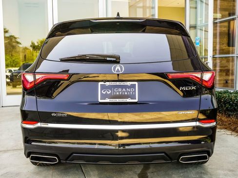 Used 2023 Acura MDX SH-AWD image 11