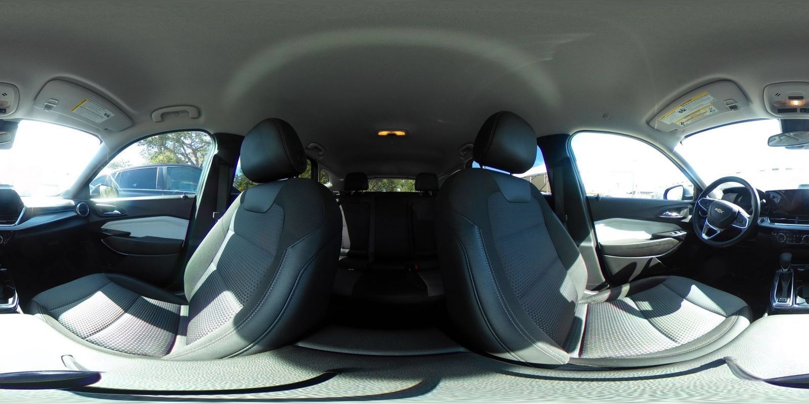 Used 2025 Chevrolet Trax LT w/ LT Convenience Package FWD image 36