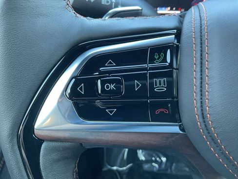 New 2025 Jeep Grand Cherokee Summit w/ Obsidian Package AWD/4WD image 19