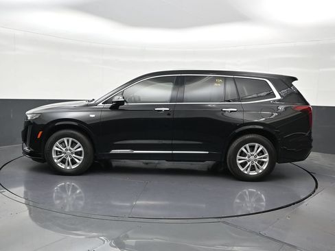 Used 2025 Cadillac XT6 Luxury FWD image 2