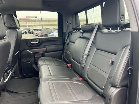Used 2022 GMC Sierra 2500 Denali w/ Denali Ultimate Package AWD/4WD image 33