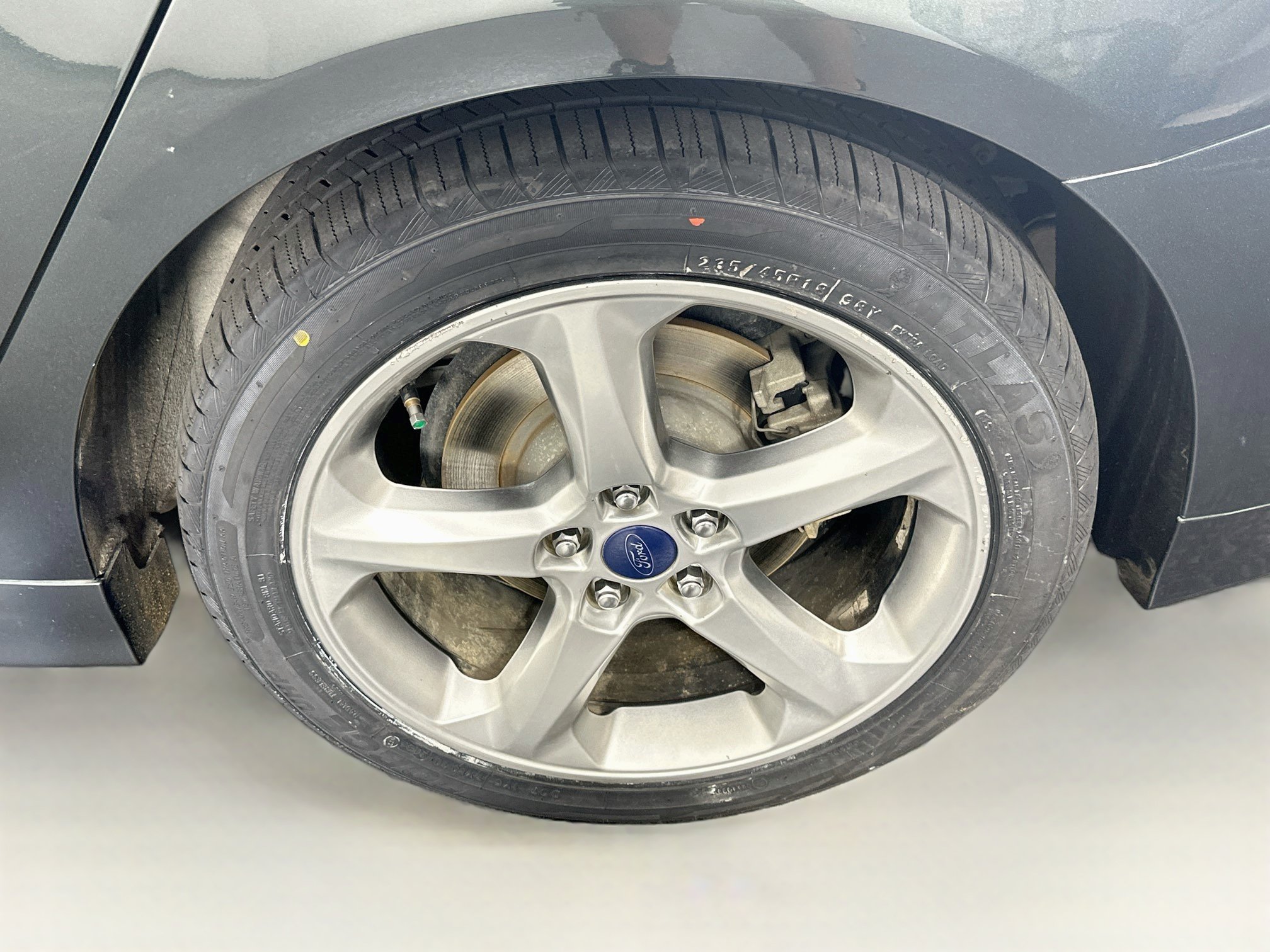 Used 2015 Ford Fusion SE w/ Equipment Group 201A FWD image 11