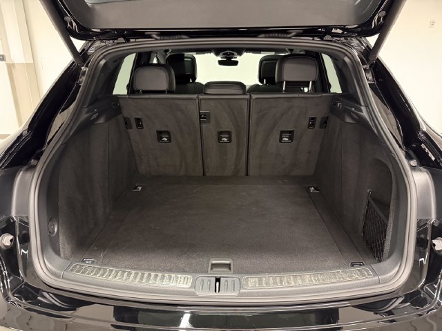 Certified 2026 Porsche Macan AWD/4WD image 12