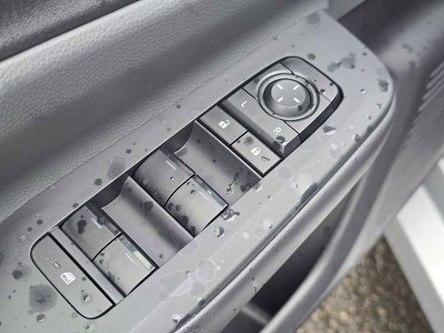 Used 2024 Toyota Prius LE image 23