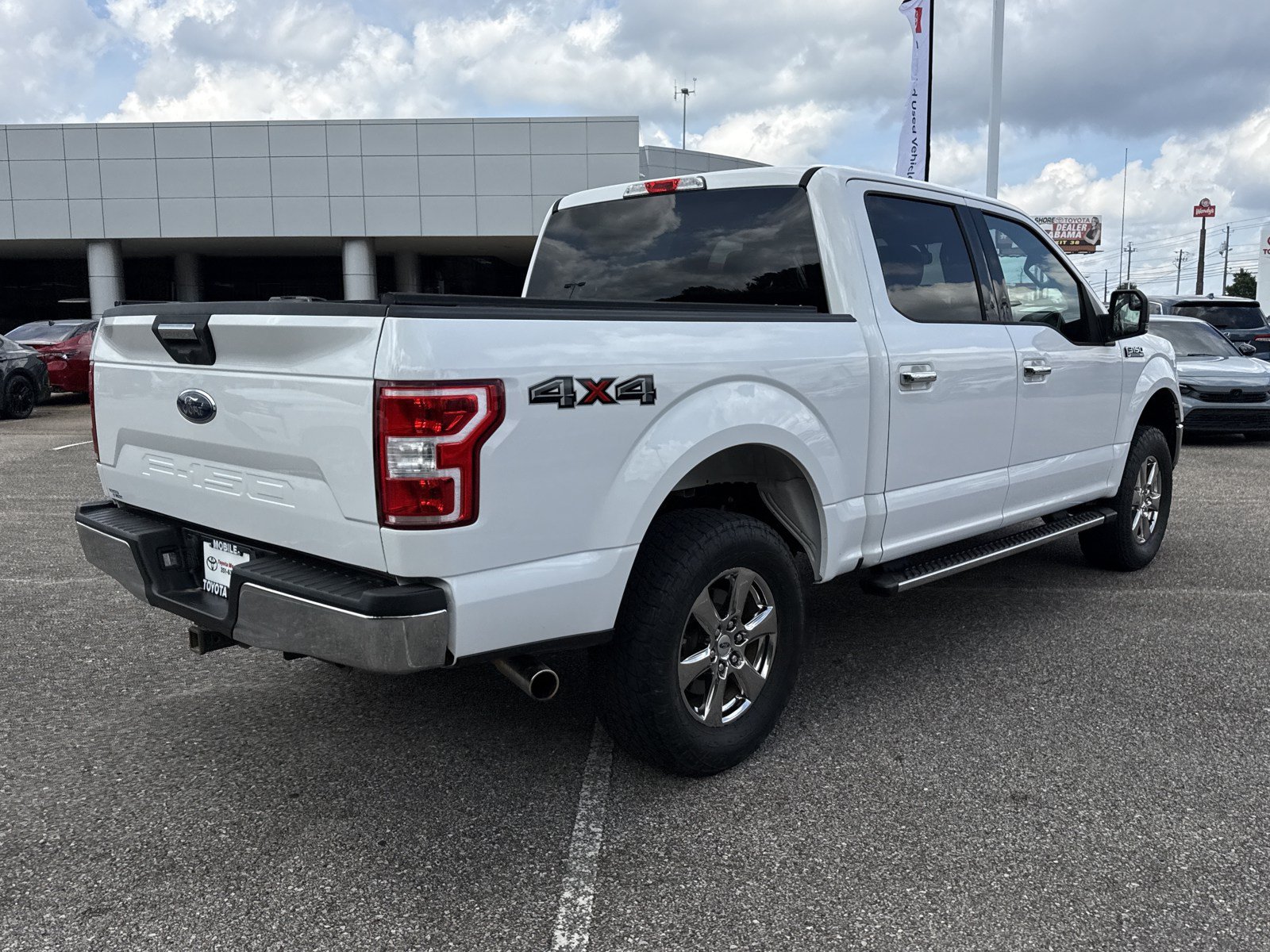 Used 2020 Ford F150 XLT w/ Equipment Group 302A Luxury AWD/4WD image 3