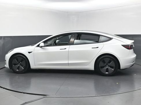 Used 2021 Tesla Model 3 Standard Range Plus image 7