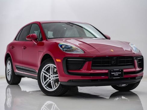 Certified 2026 Porsche Macan AWD/4WD image 8