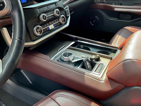 Used 2024 Ford Expedition Max Limited image 16