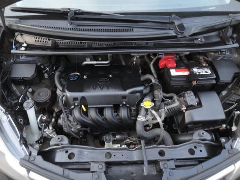 Used 2015 Toyota Yaris L image 11