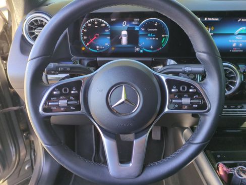 Used 2023 Mercedes-Benz GLA 250 image 9