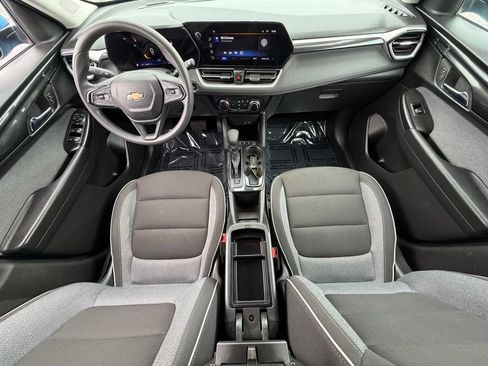Used 2025 Chevrolet TrailBlazer LT AWD/4WD image 23