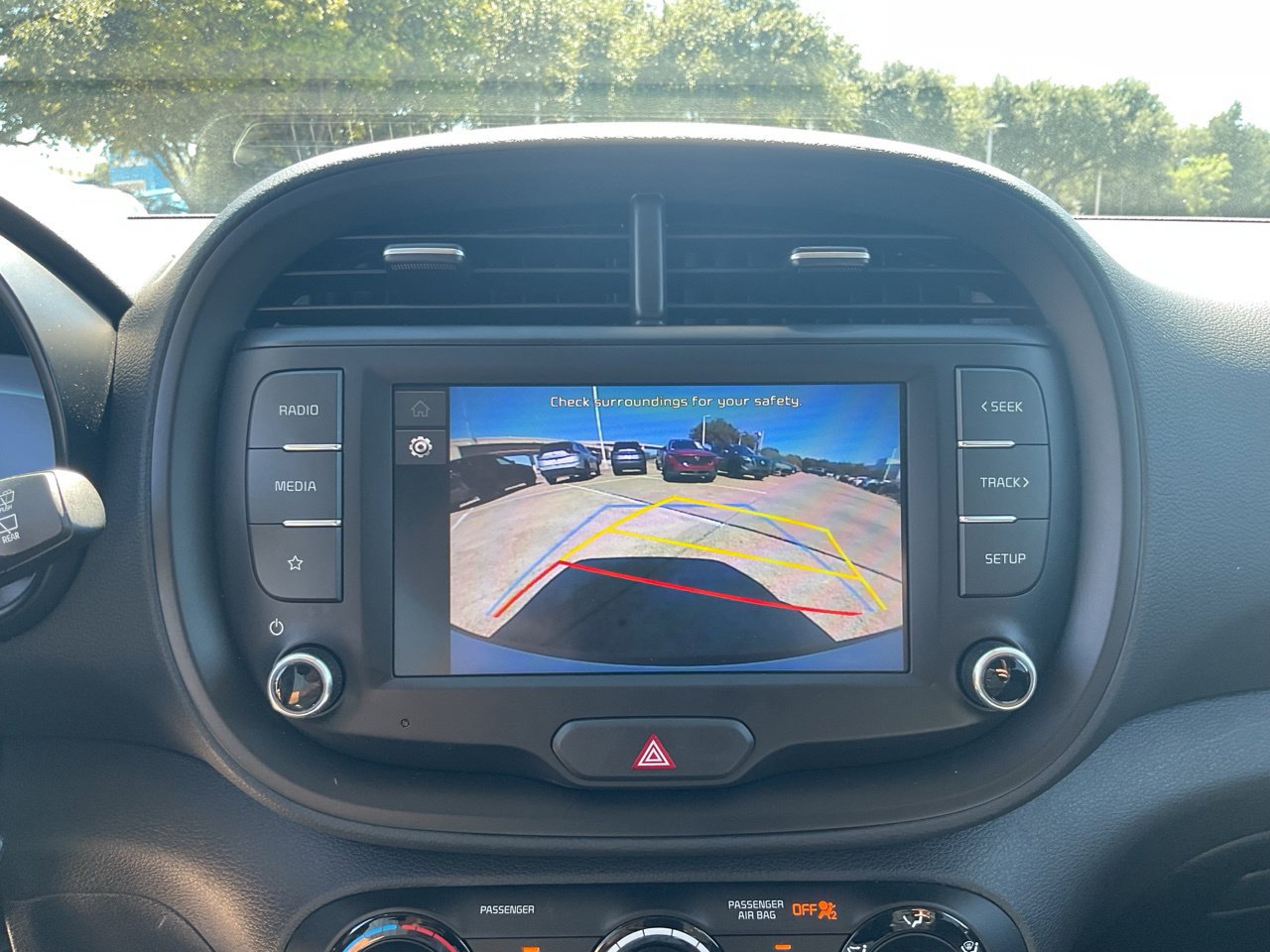 Used 2025 Kia Soul LX w/ LX Technology Package FWD image 31